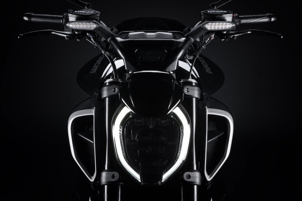 Ducati Diavel V4 LED koplamp