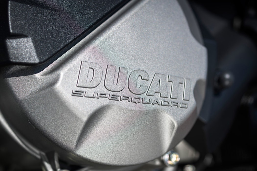 Ducati Streetfighter V2 rechter zijde